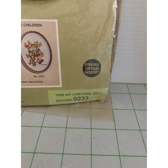 Paragon Exquisite Hummel Crewel Stitchery Kit 233 - Picture 3 of 5